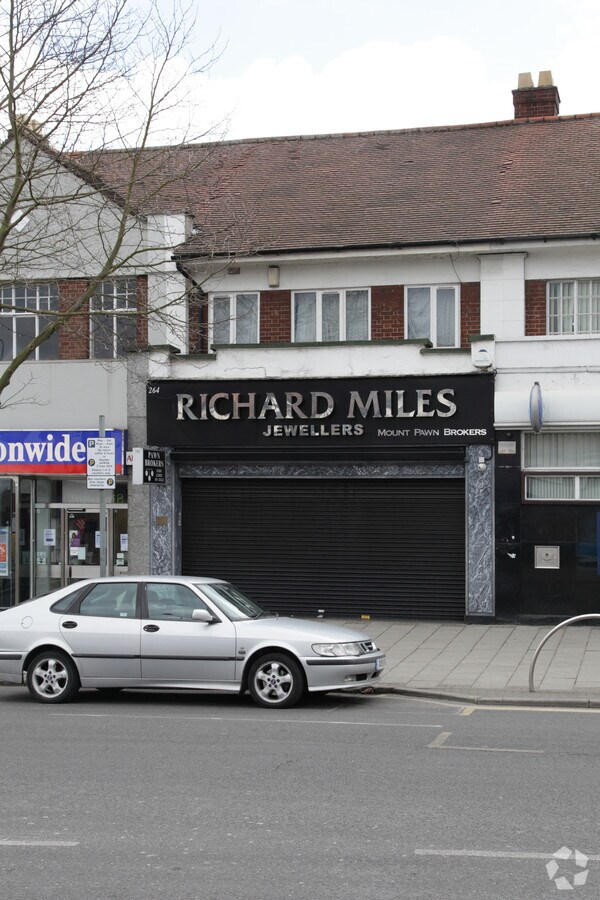 264 Chingford Mount Rd, London, E4 8JL