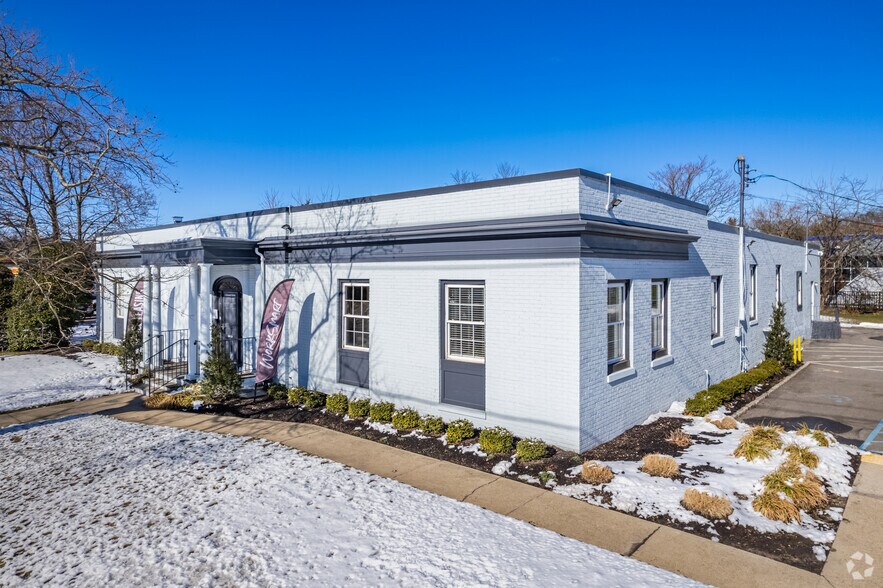 1 Channel Dr, Port Washington, NY for sale - Building Photo - Image 1 of 1