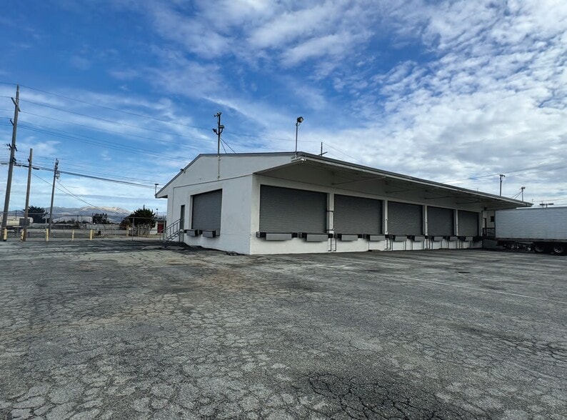 1084 Terven Ave, Salinas, CA for lease - Building Photo - Image 1 of 4