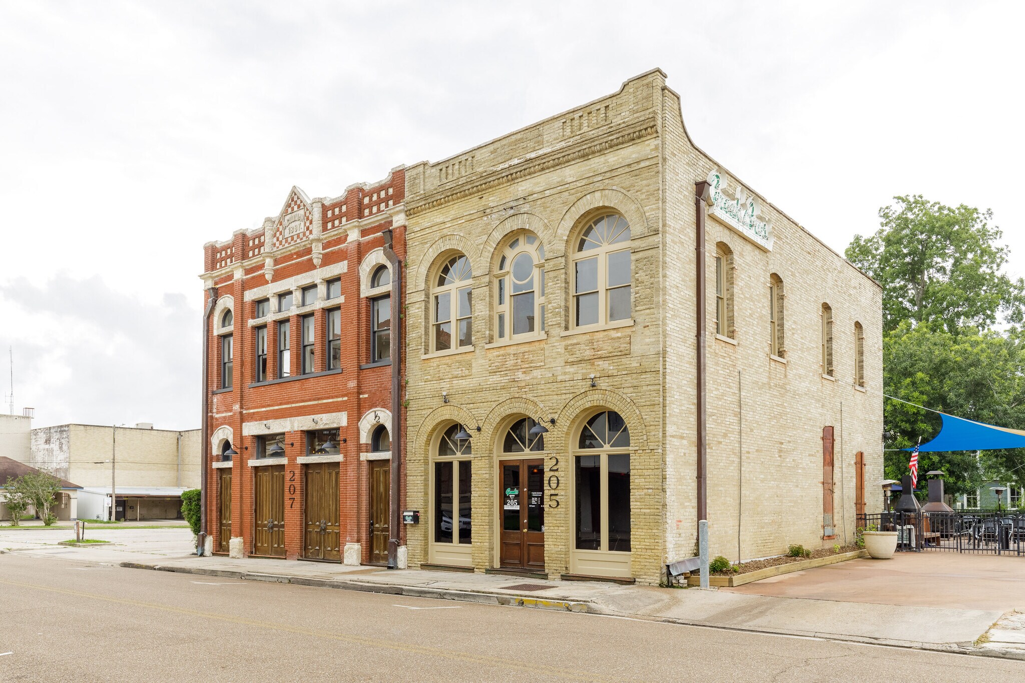 207 E Constitution St, Victoria, TX for lease Primary Photo- Image 1 of 24