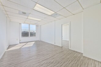 710-714 W Olympic Blvd, Los Angeles, CA for lease Building Photo- Image 2 of 3