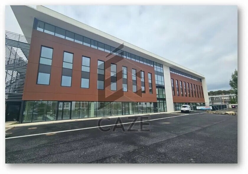 Office in Mérignac for sale - Building Photo - Image 1 of 3