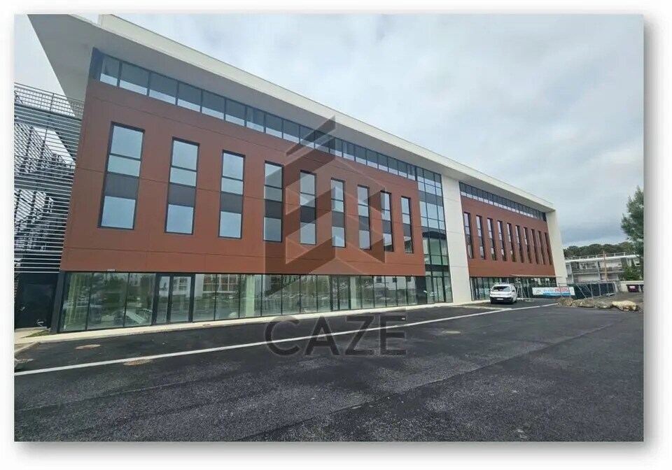 Office in Mérignac for sale Building Photo- Image 1 of 4