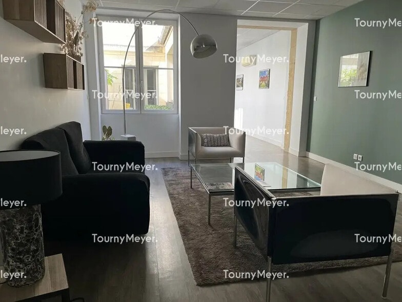 Office in Bordeaux for sale - Building Photo - Image 2 of 10
