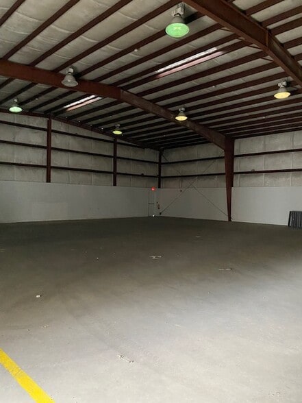 4960 Washington Blvd, Beaumont, TX for sale - Interior Photo - Image 2 of 5