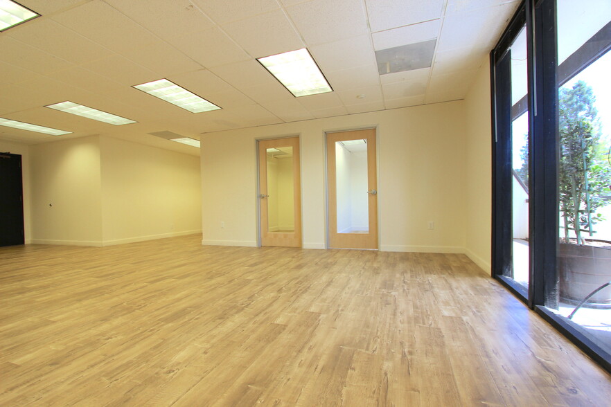 2483 Old Middlefield Way, Mountain View, CA for lease - Interior Photo - Image 2 of 12