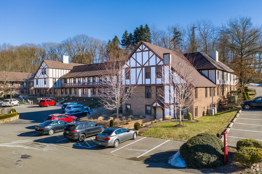 9380 McKnight Rd, Pittsburgh, PA for sale - Building Photo - Image 1 of 1