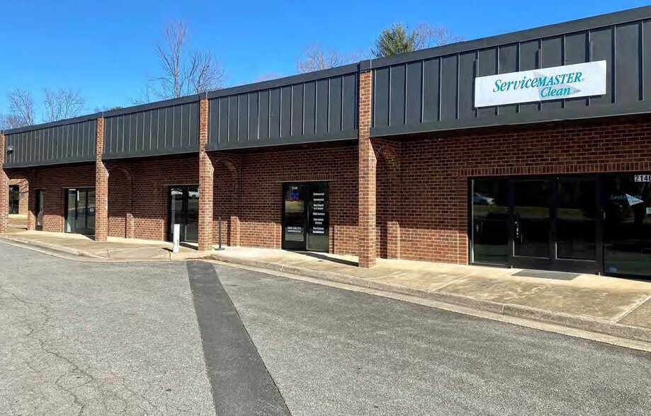 2142-2150 Berkmar Dr, Charlottesville, VA for lease - Building Photo - Image 1 of 7