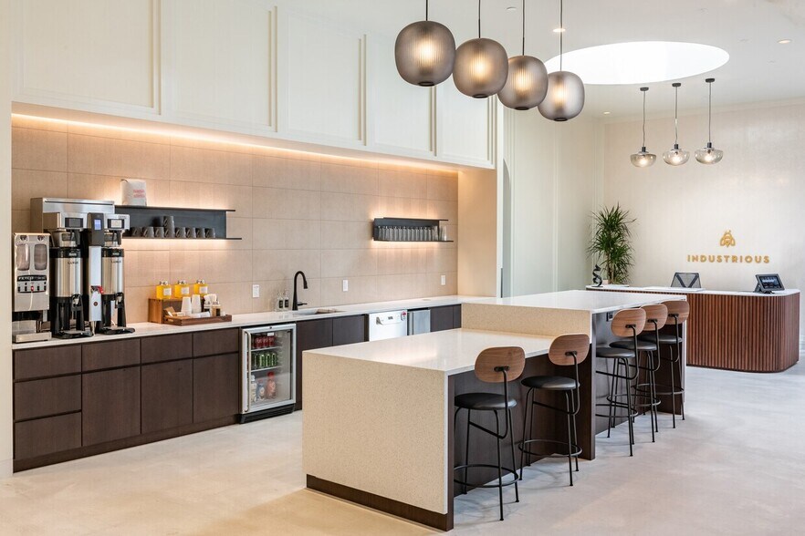 5 Columbus Cir, New York, NY for lease - Interior Photo - Image 3 of 9