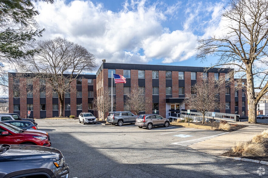 65 Walnut St, Wellesley, MA for lease - Primary Photo - Image 1 of 5