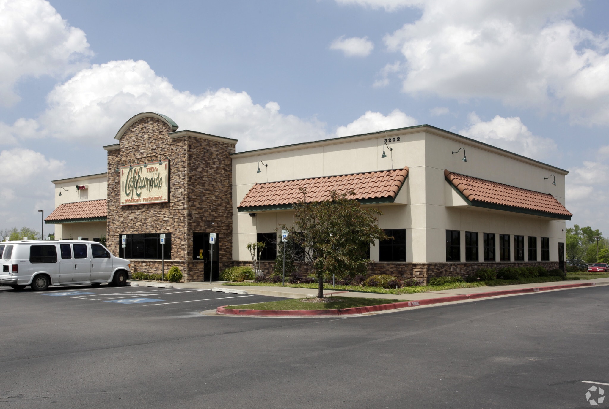 3202 W Kenosha St, Broken Arrow, OK 74012 Retail for Lease