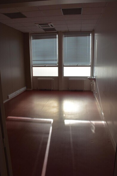 5 Avenue Georges Bataille, Le Plessis-Belleville for lease - Interior Photo - Image 3 of 6