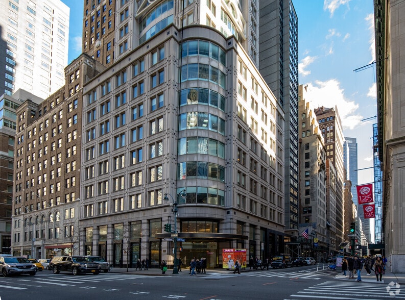 461 Fifth Ave, New York, NY for lease - Building Photo - Image 3 of 10