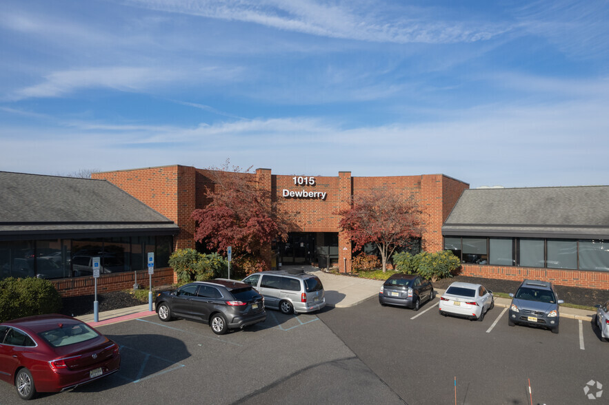 1015 Briggs Rd, Mount Laurel, NJ for lease - Building Photo - Image 1 of 6