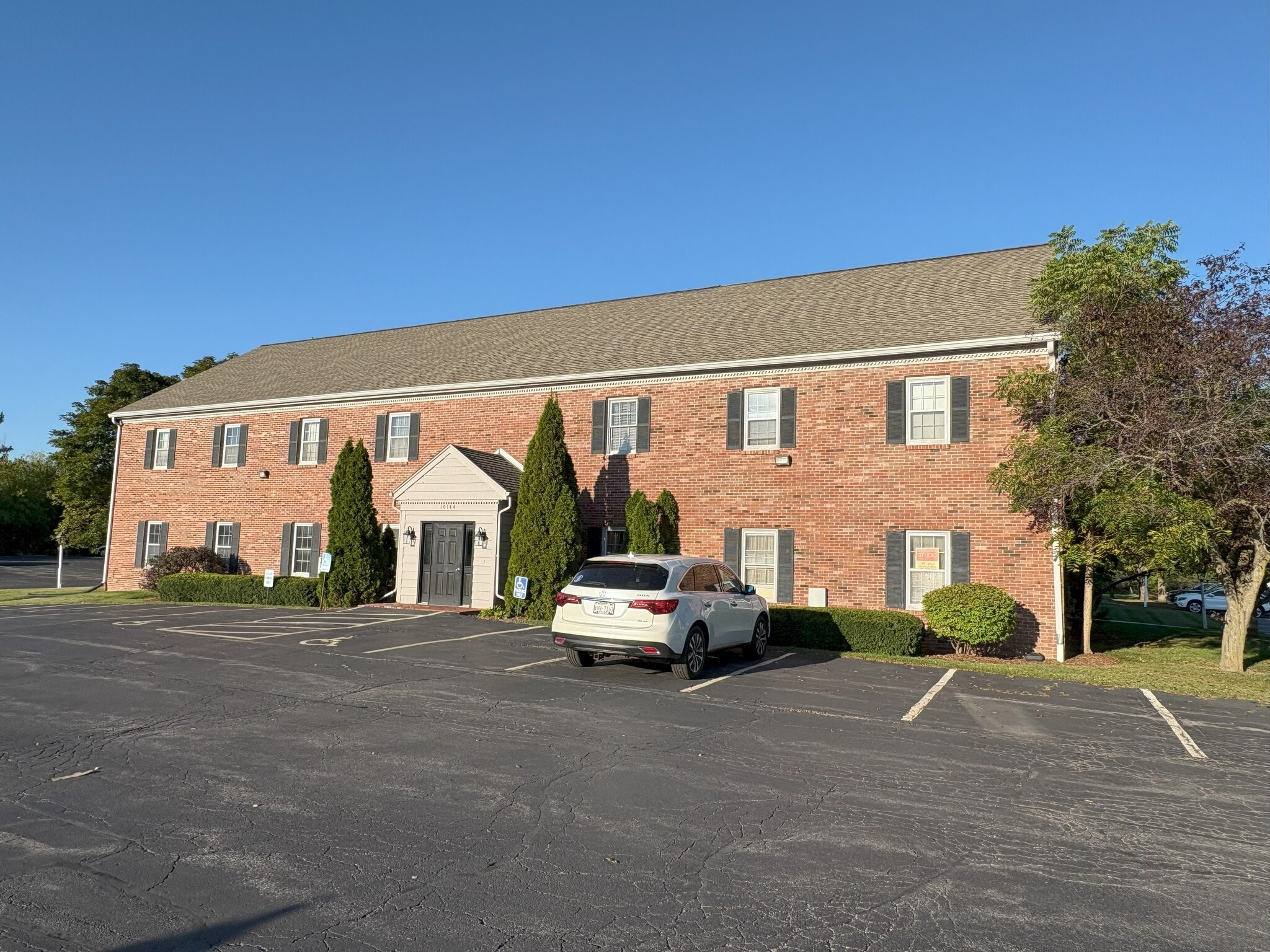 10144 N Port Washington Rd, Mequon, WI for lease Building Photo- Image 1 of 25