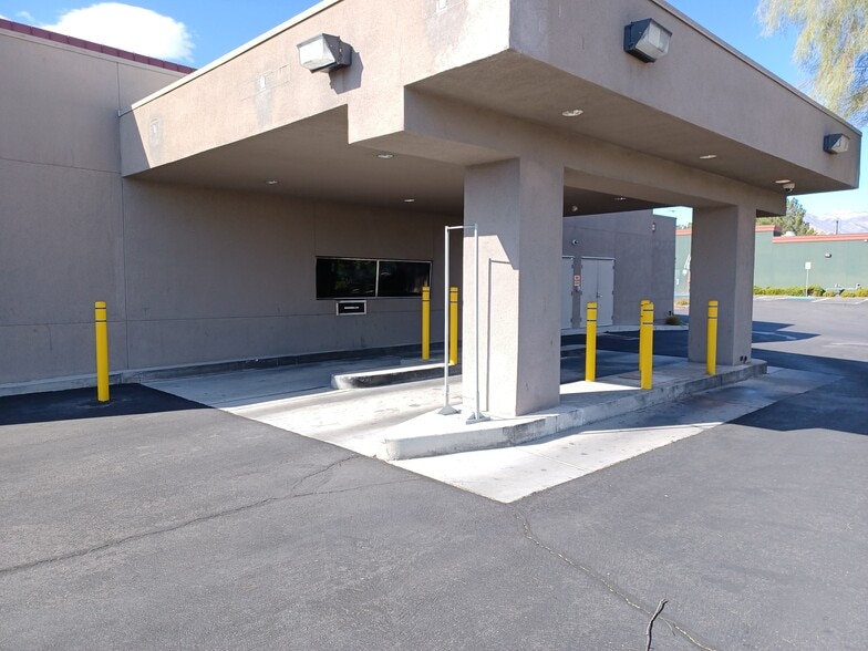 7676 W Lake Mead Blvd, Las Vegas, NV for lease - Building Photo - Image 2 of 8