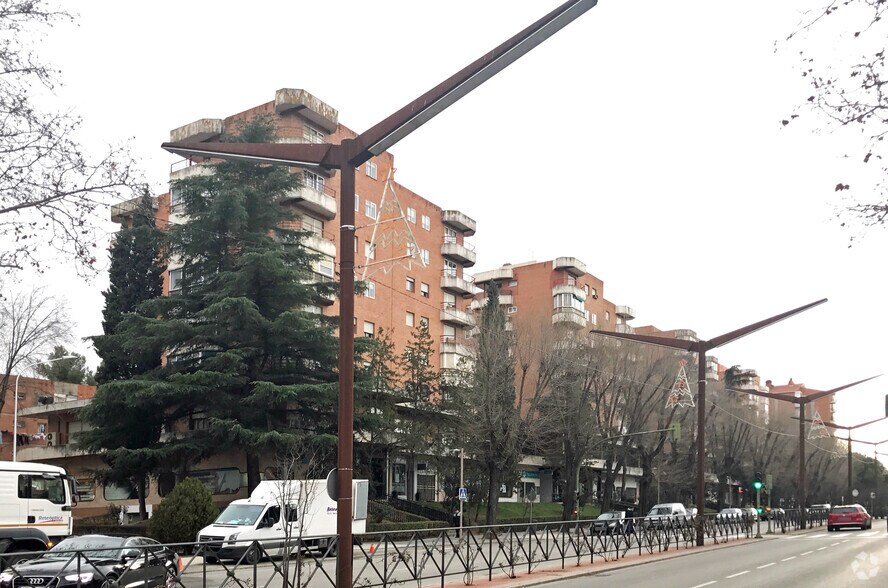 Retail in Guadalajara, Guadalajara for lease - Primary Photo - Image 1 of 2