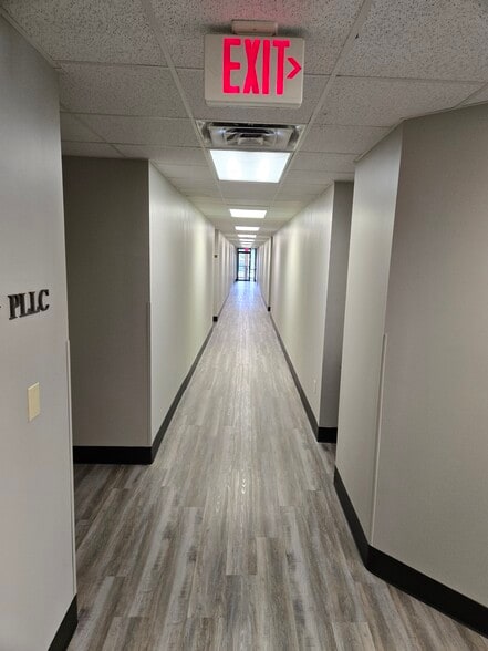 1910 Lakeland Dr, Jackson, MS for lease - Building Photo - Image 3 of 14