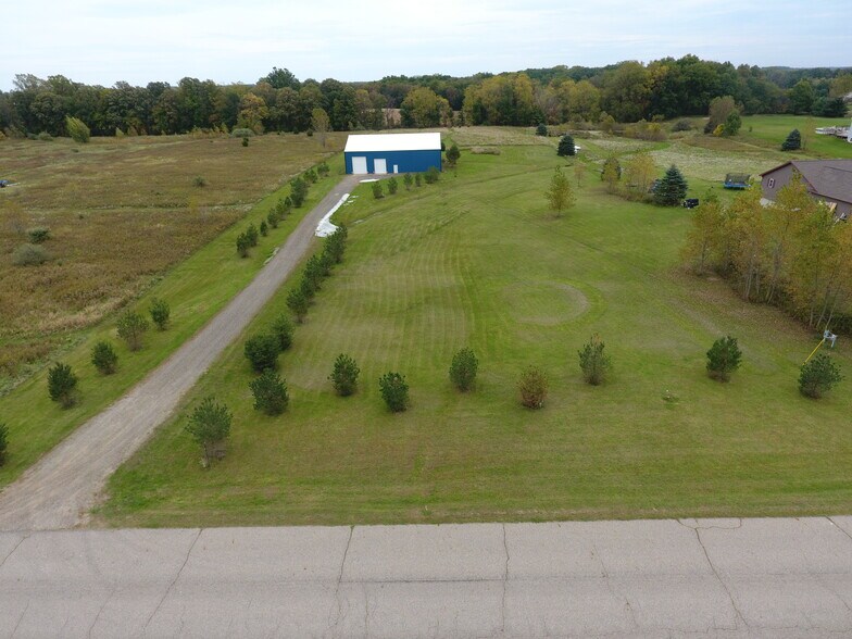 5260 N Herrington Rd, Webberville, MI 48892