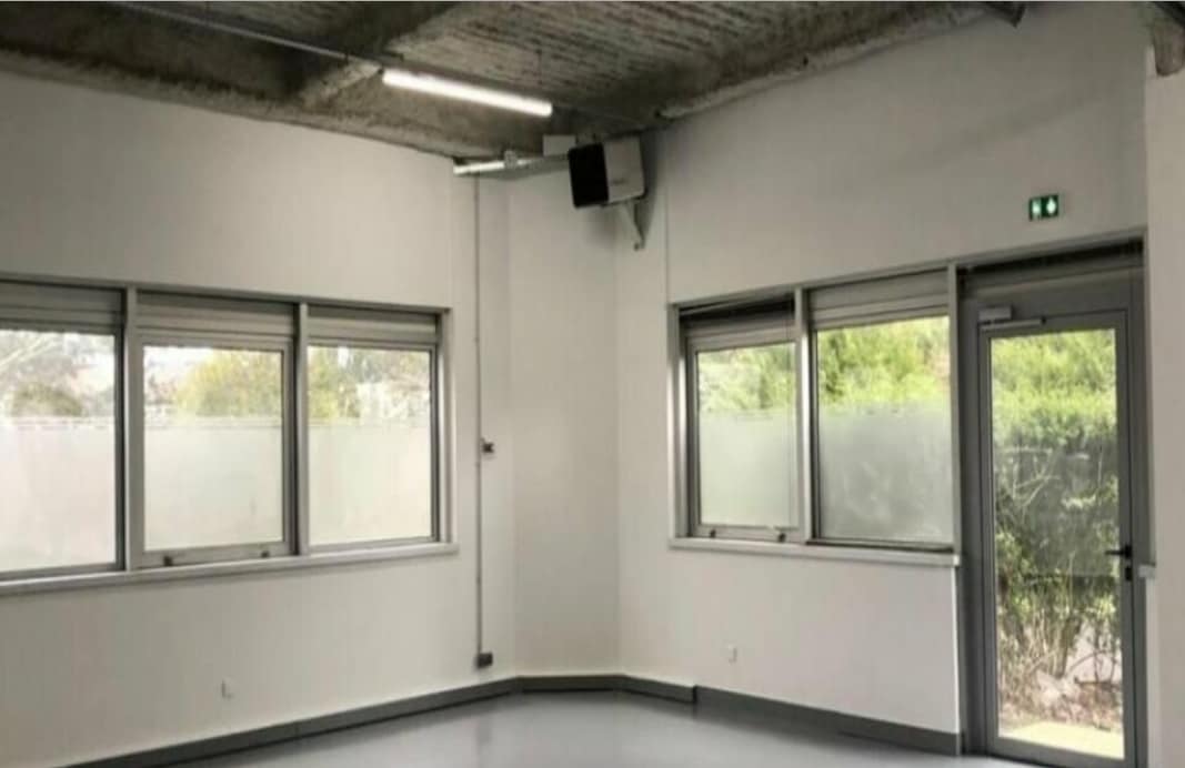Avenue Du Canada, Les Ulis for lease Interior Photo- Image 1 of 2