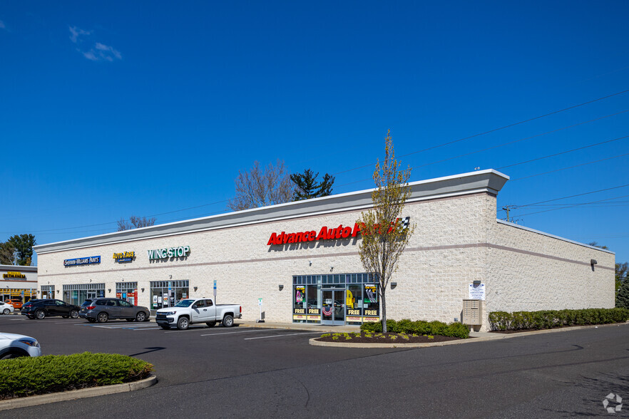 145-185 Levittown Pky, Levittown, PA for lease - Building Photo - Image 1 of 7