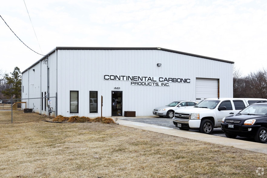4411 W Chestnut Expy, Springfield, MO for lease - Building Photo - Image 3 of 8