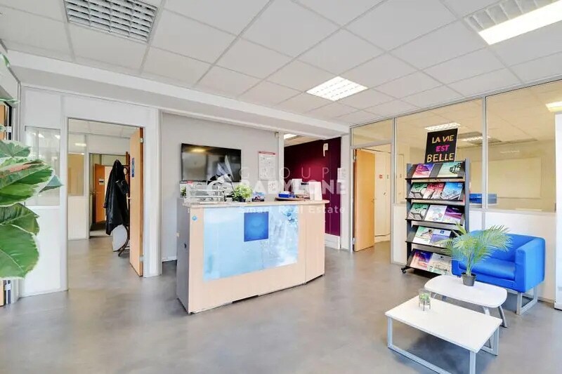 15 Route Des Gardes, Meudon for lease - Building Photo - Image 2 of 30