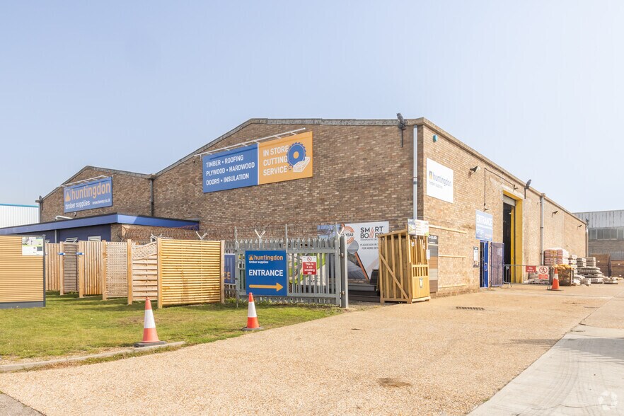 12 Glebe Rd, Huntingdon for lease - Primary Photo - Image 1 of 1