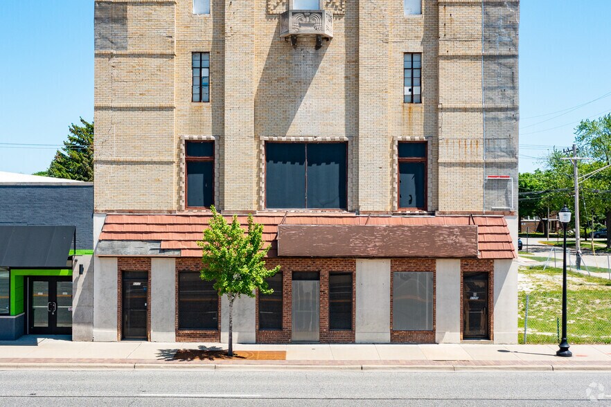 8105 Skokie Blvd, Skokie, IL 60077