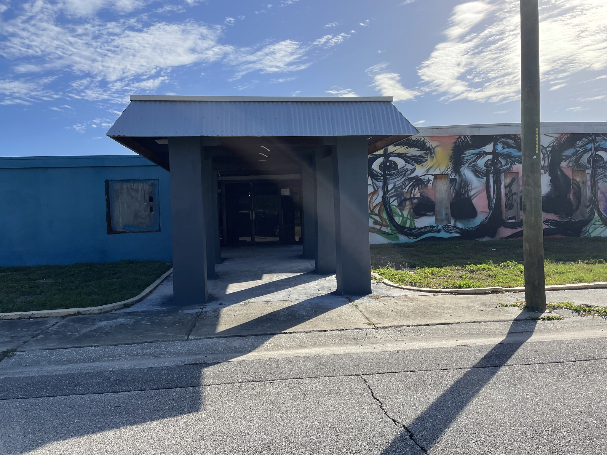 1940 7th Ave S, Saint Petersburg, FL for lease Primary Photo- Image 1 of 39