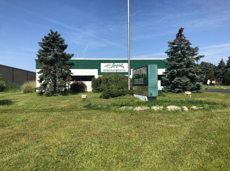 19200 Allen Rd, Trenton, MI for lease - Building Photo - Image 1 of 8