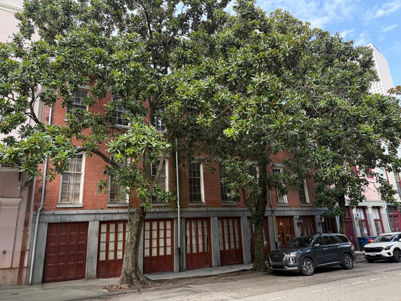 416 Gravier St New Orleans LA - 416 Gravier St New Orleans LA Building Photo 2 Large
