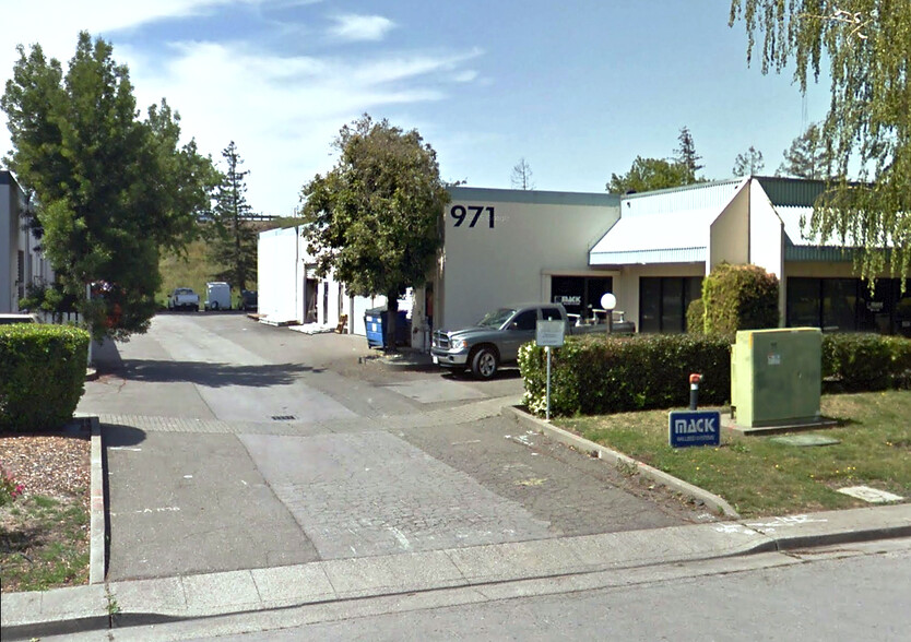 971 Transport Way, Petaluma, CA for sale - Building Photo - Image 1 of 1