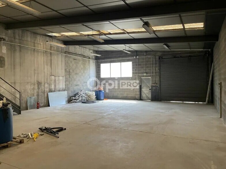 Flex in Villefranche-sur-Saône for lease - Interior Photo - Image 1 of 7