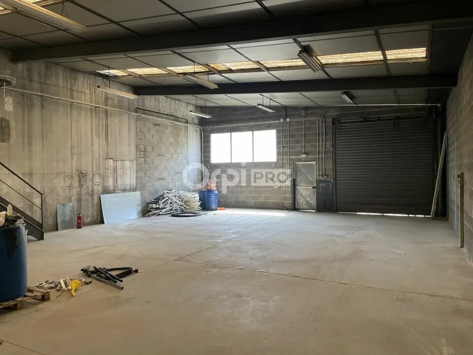 Flex in Villefranche-sur-Saône for lease Interior Photo- Image 1 of 8