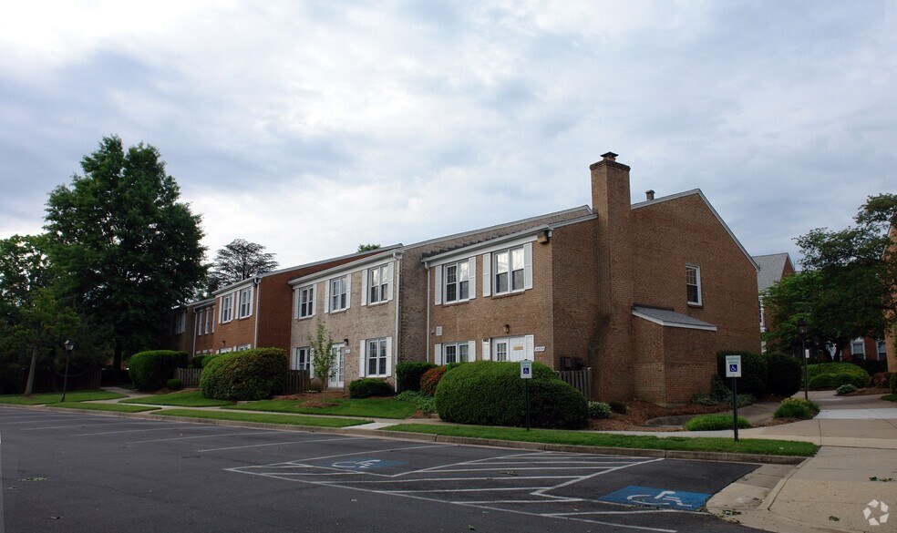 10366-10374 Democracy Ln, Fairfax, VA for sale - Primary Photo - Image 1 of 1