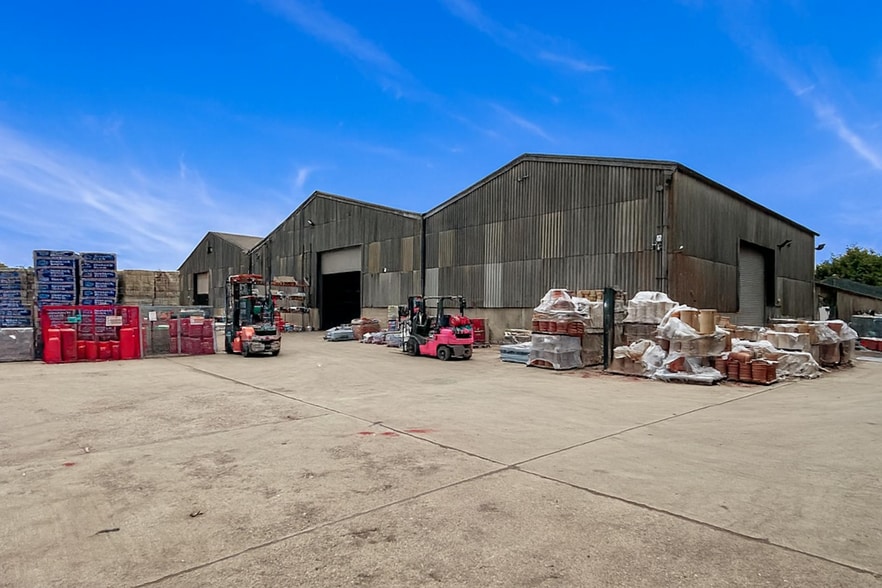 Howe Rd, Watlington for lease - Building Photo - Image 3 of 4