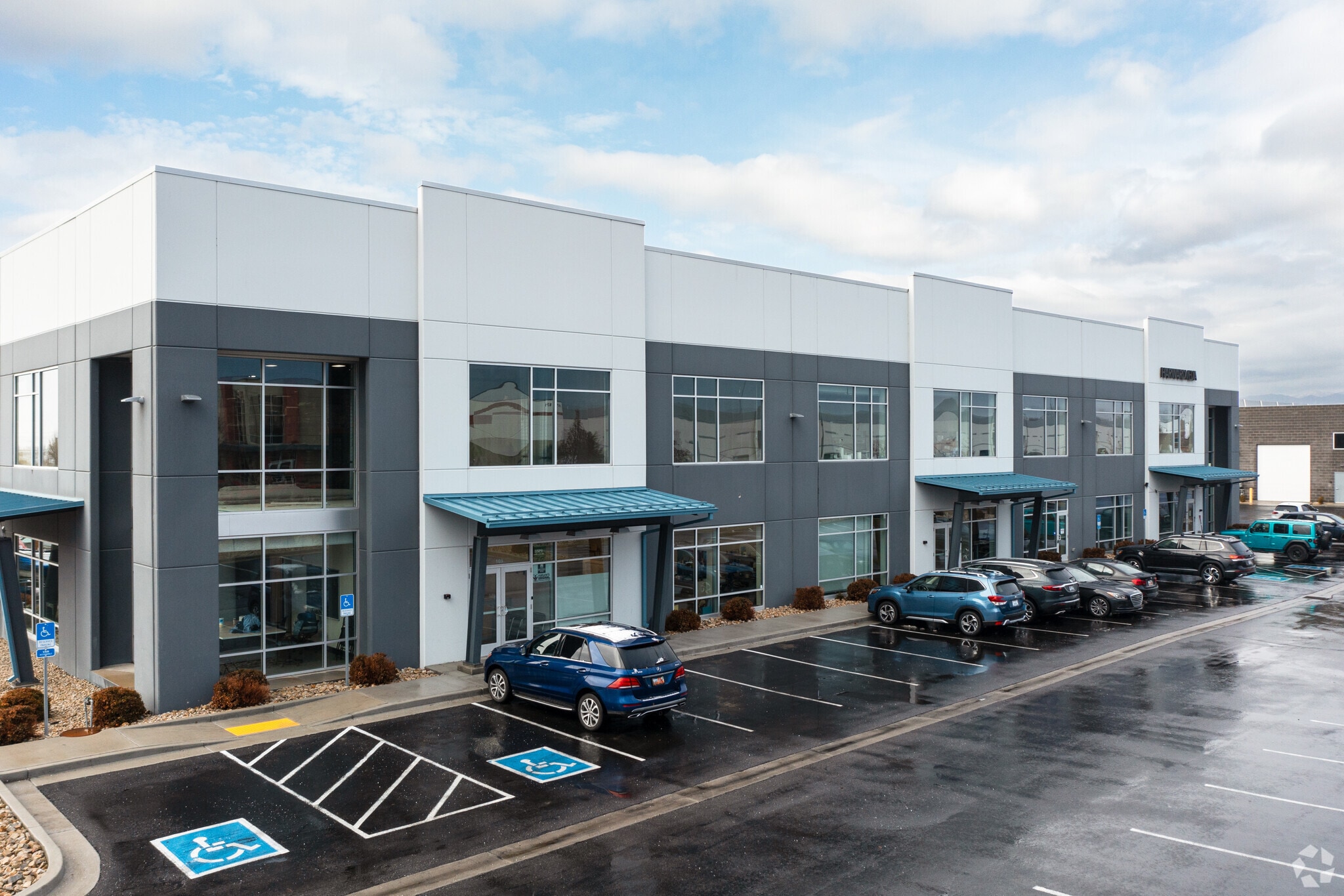 858 S Auto Mall Dr, American Fork, UT for lease Primary Photo- Image 1 of 4