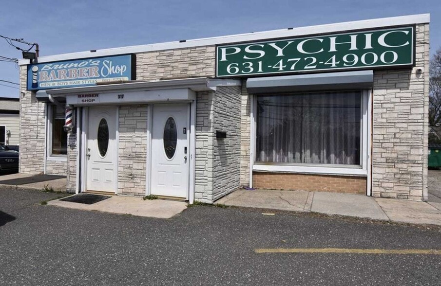 317 Union Ave, Holbrook, NY for sale - Building Photo - Image 2 of 21