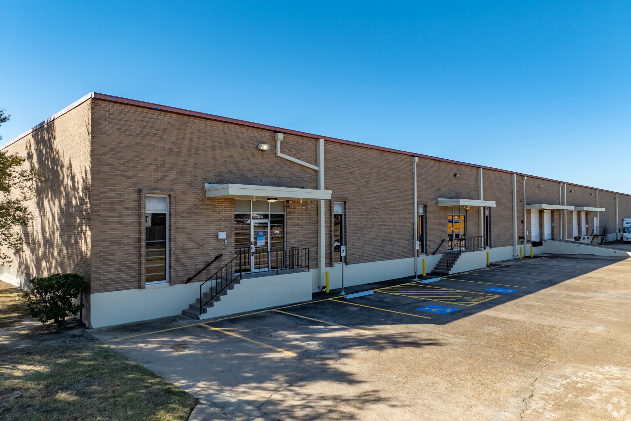 2301-2399 Minimax Dr, Houston, TX for lease Building Photo- Image 1 of 11