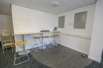 15-16 Tuesday Market Pl, Kings Lynn for lease Interior Photo- Image 1 of 17