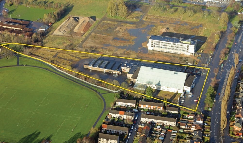 Grangemouth Rd, Falkirk, FK2 9DA