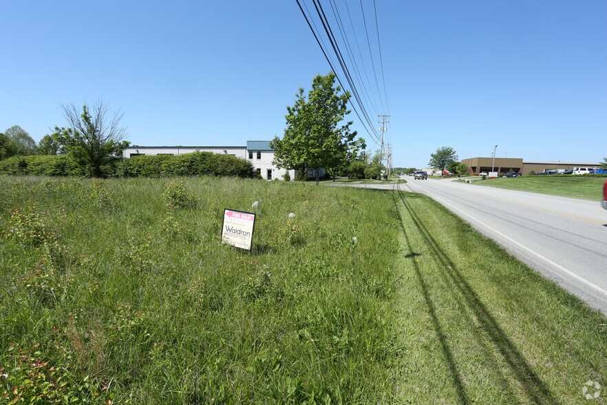 11520 Electron Dr, Jeffersontown, KY 40299