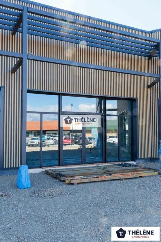 Retail in Langlade for lease Building Photo- Image 1 of 5