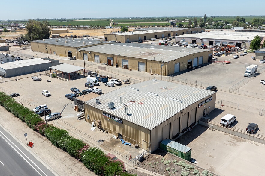 Selma Business Park portfolio of 8 properties for sale on LoopNet.com - Building Photo - Image 3 of 8