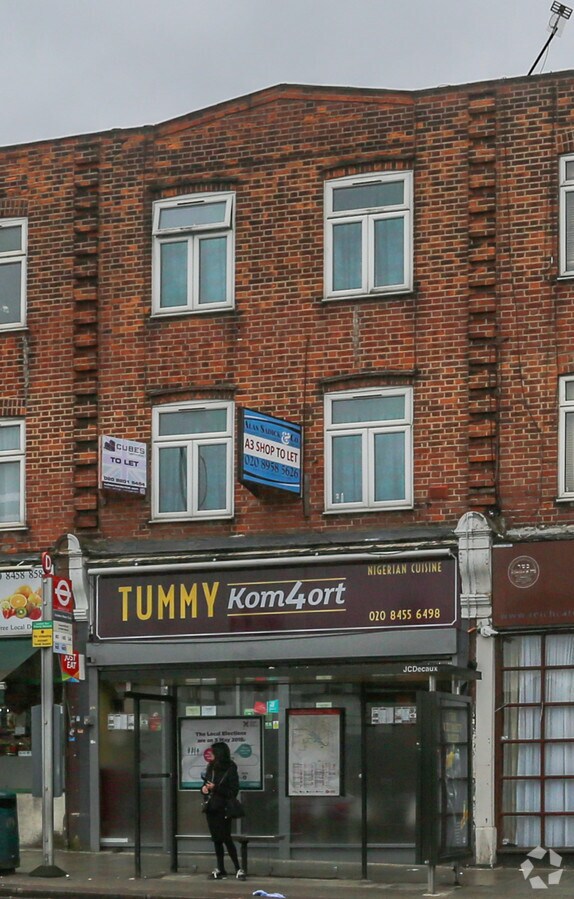 Golders Green Rd, London, NW11 9PS