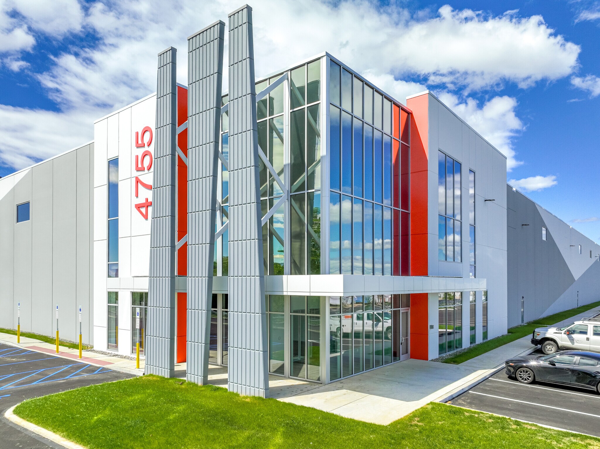 4043 Hanoverville Rd, Bethlehem, PA for lease Building Photo- Image 1 of 4