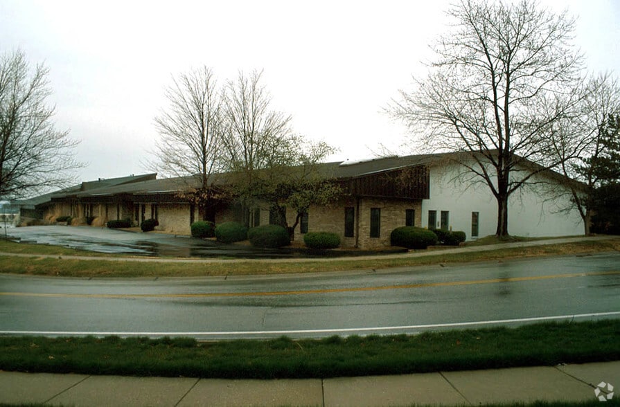 1900-1940 Craigshire Rd, Saint Louis, MO 63146 - Industrial for Sale