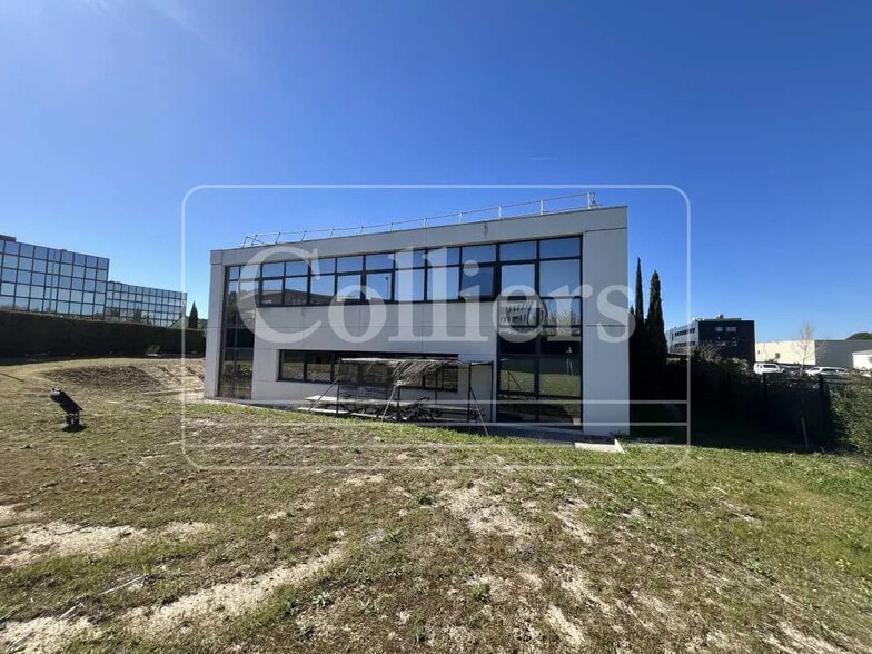 Office in Aix-en-Provence for lease - Building Photo - Image 2 of 7