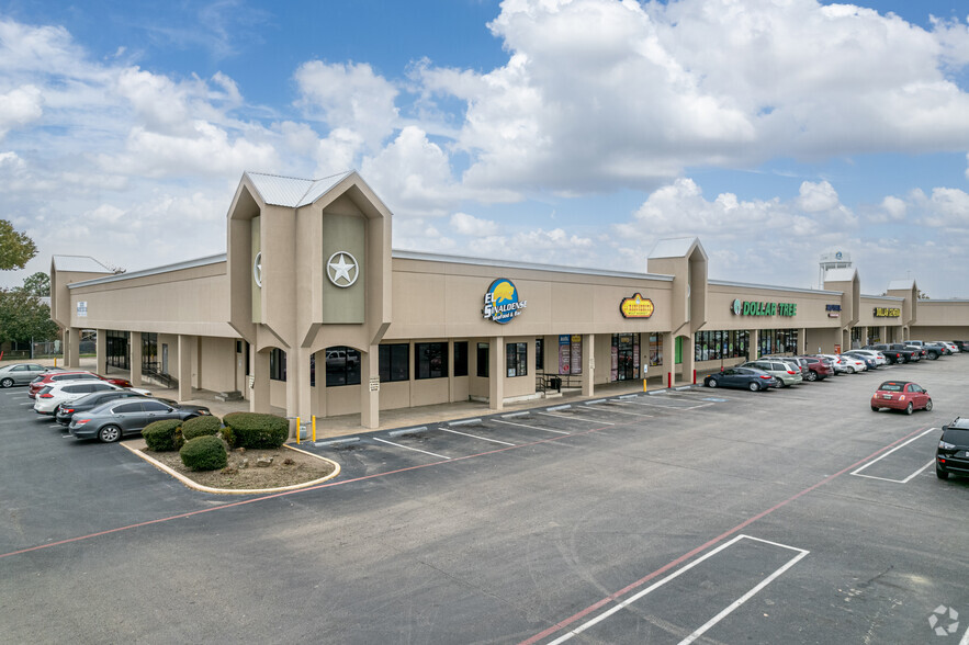 1711-1927 Garth Rd, Baytown, TX for lease - Primary Photo - Image 2 of 2